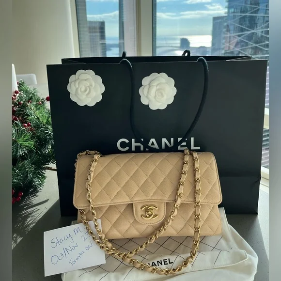 **sold Authentic Chanel classic medium double flap - Picture 1 of 11